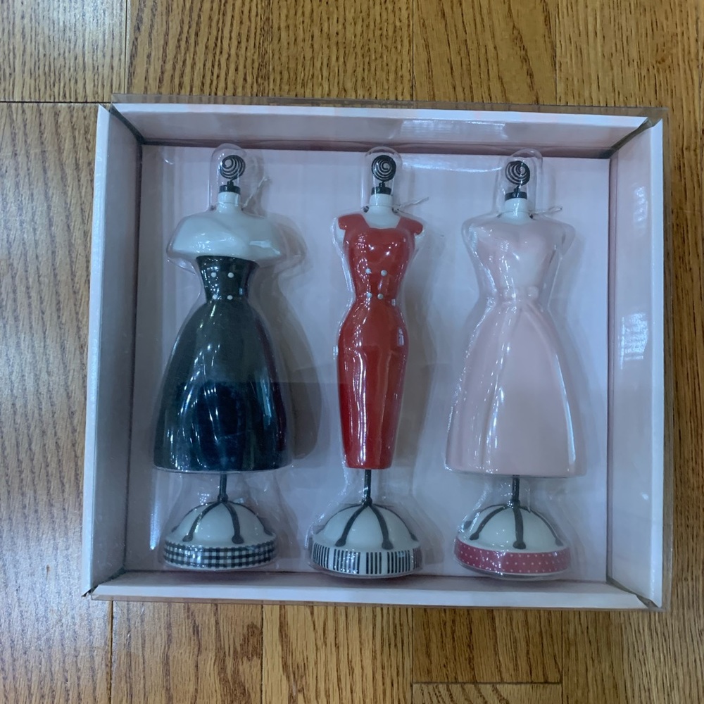 Hallmark Barbie photo card holder nrf box 2004 45 anniversary 3 classic dresses